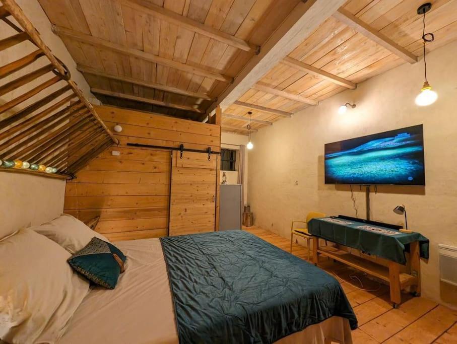 Logement - Studio Independant A Pérouges Exteriör bild