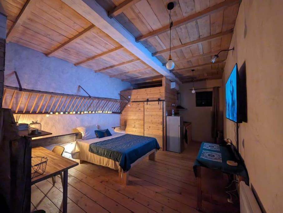Logement - Studio Independant A Pérouges Exteriör bild