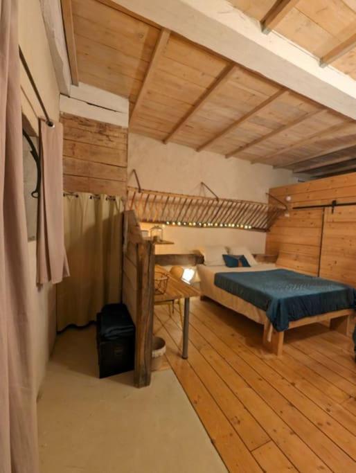 Logement - Studio Independant A Pérouges Exteriör bild