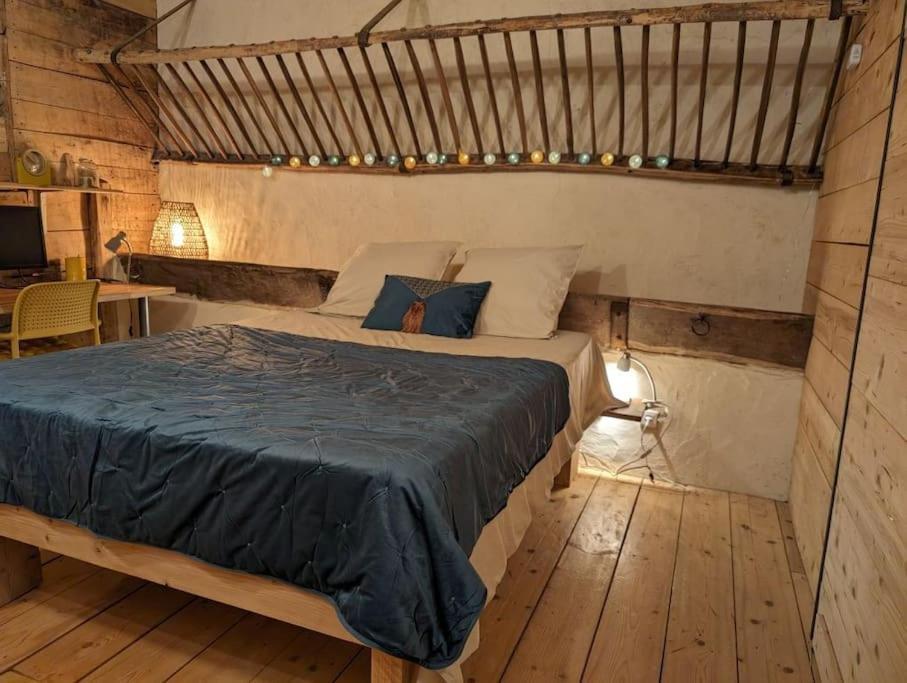 Logement - Studio Independant A Pérouges Exteriör bild