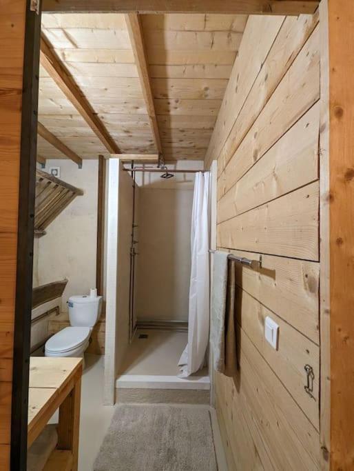 Logement - Studio Independant A Pérouges Exteriör bild